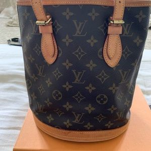 Louis Vuitton bucket pm